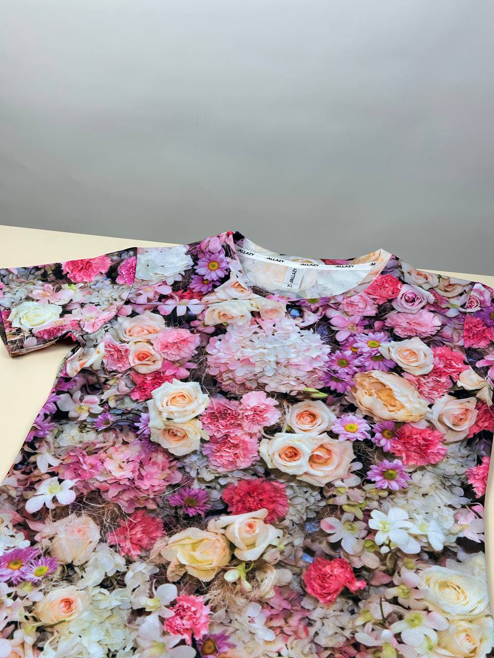 Жіноча 3D футболка Small flowers pattern 2 реальне фото